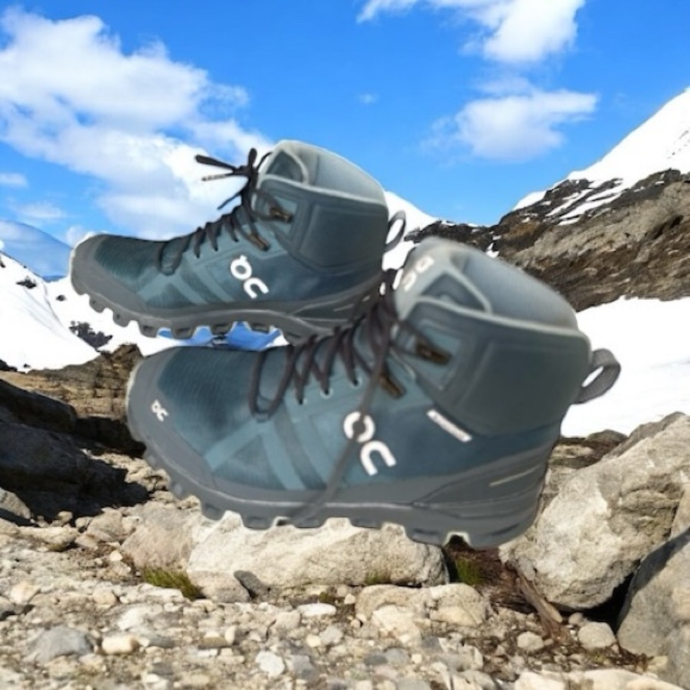 On Running Cloudrock Mid Waterproof Hiking Boots Women’s Size 8 - Picture 2 of 12
